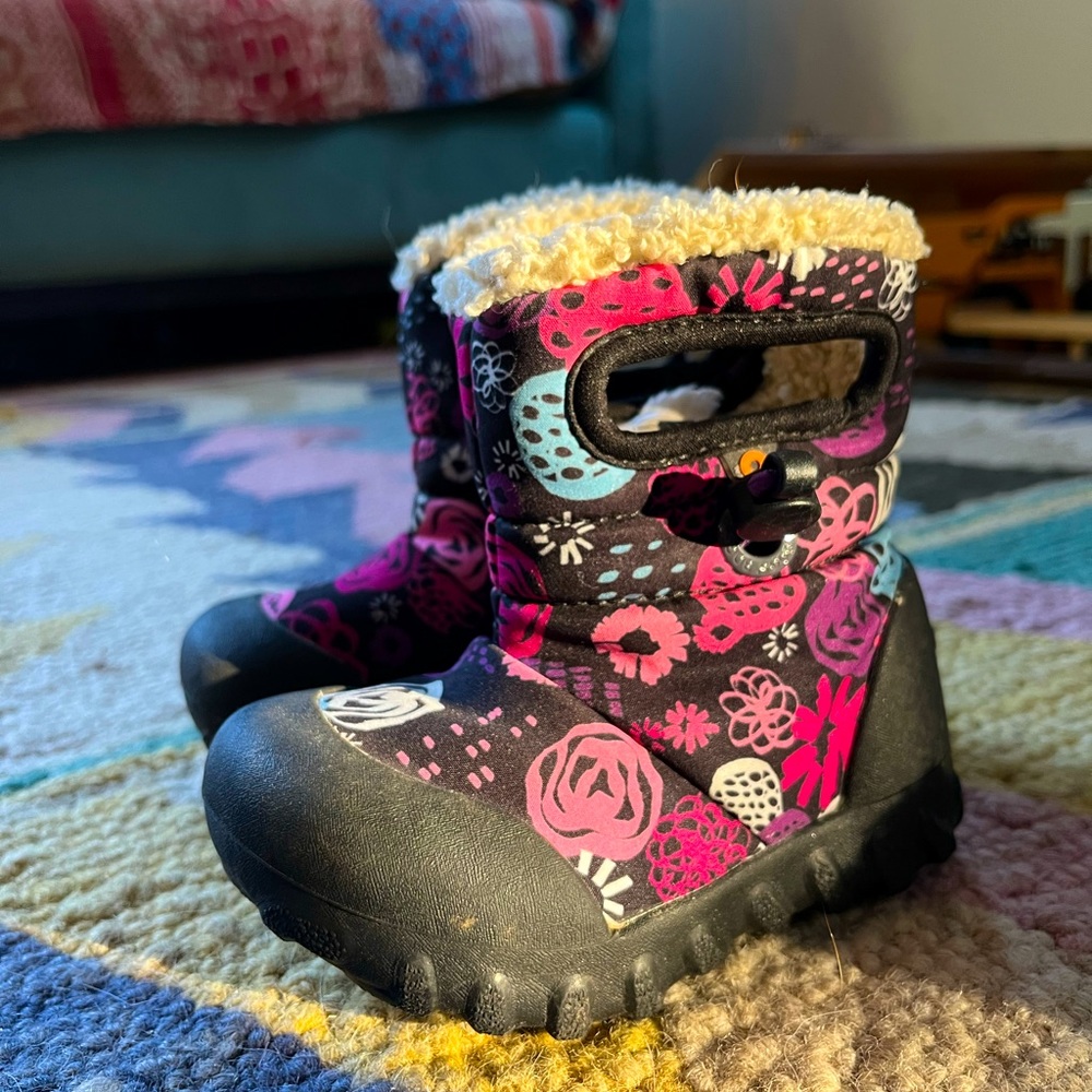 Bog winter boots toddler size 6